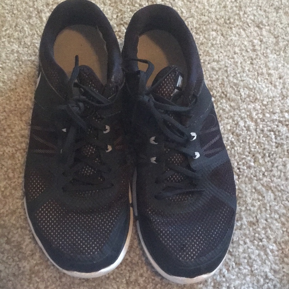 Black Nike Shoes